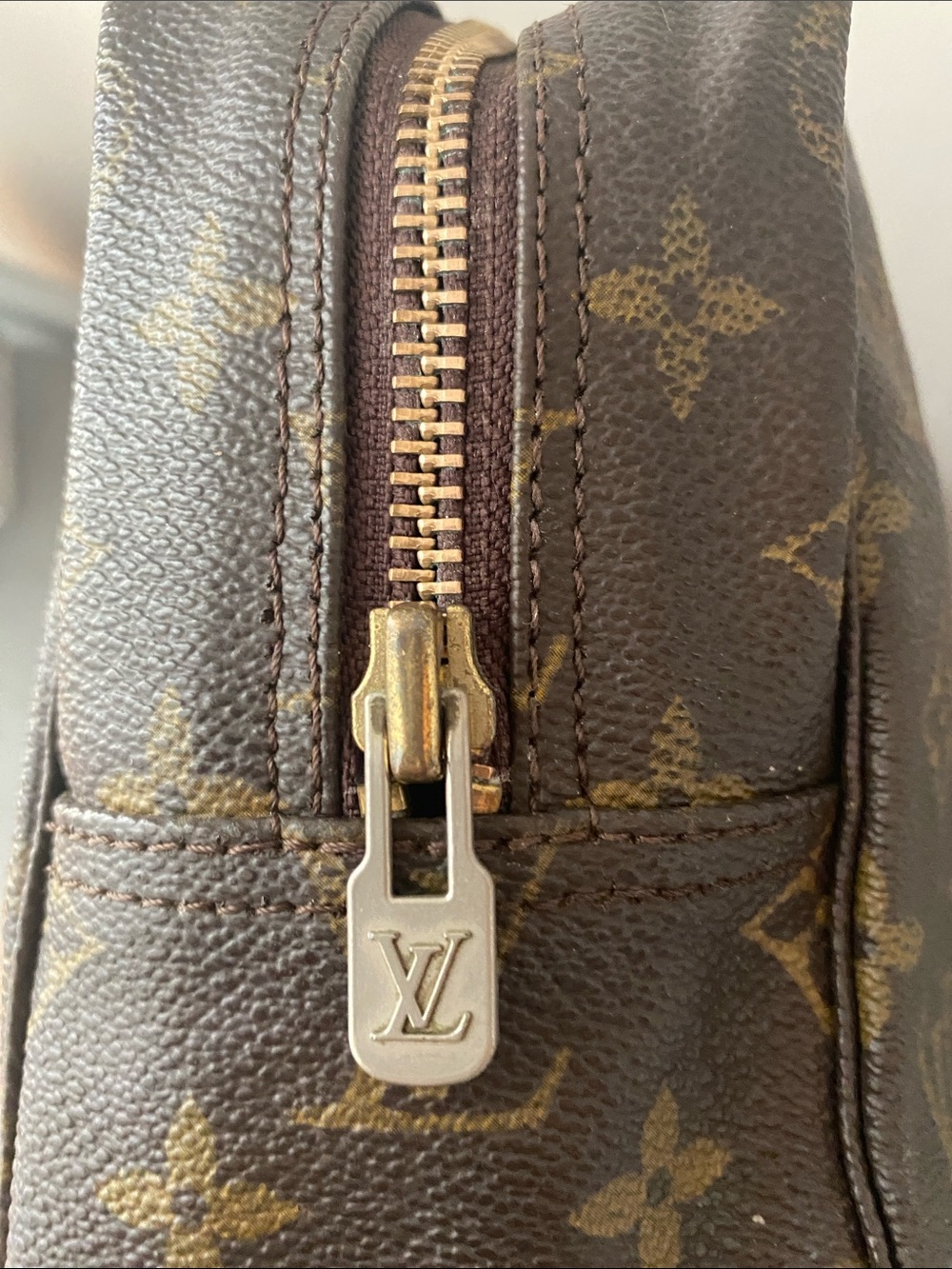 Louis Vuitton Monogram Trousse Toiletry Pouch 28 with LV Dust Bag - Picture 4 of 12